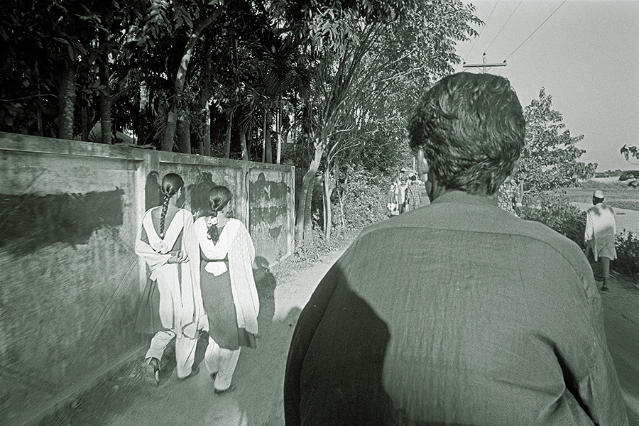 at Sonargaon, Bangladesh on 8/Nov/1999